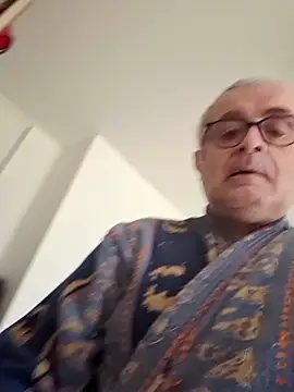 Snapshot of Bretoncool chatting on March 2, 2:54 pm Bretoncool online show from March 2, 2:54 pm