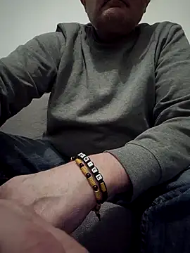 Snapshot of Bretoncool chatting on March 4, 5:53 am Bretoncool online show from March 4, 5:53 am