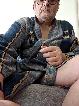 Snapshot of Bretoncool chatting on March 5, 12:55 pm Bretoncool online show from March 5, 12:55 pm