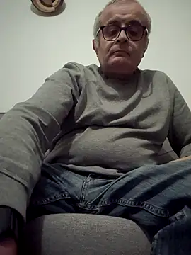 Snapshot of Bretoncool chatting on March 8, 3:50 am Bretoncool online show from March 8, 3:50 am