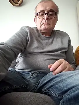 Snapshot of Bretoncool chatting on March 8, 3:56 pm Bretoncool online show from March 8, 3:56 pm