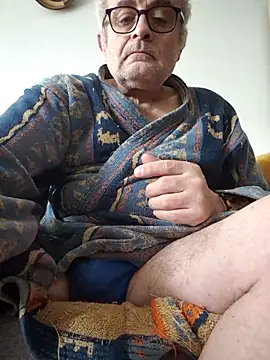 Snapshot of Bretoncool chatting on March 11, 12:39 pm Bretoncool online show from March 11, 12:39 pm