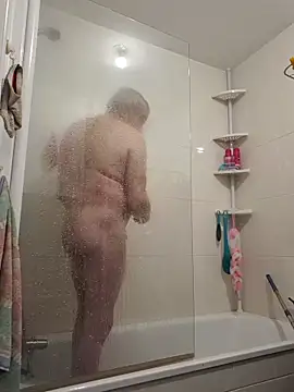 Snapshot of Bretoncool chatting on March 12, 5:17 pm Bretoncool online show from March 12, 5:17 pm