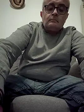 Snapshot of Bretoncool chatting on March 21, 5:32 am Bretoncool online show from March 21, 5:32 am