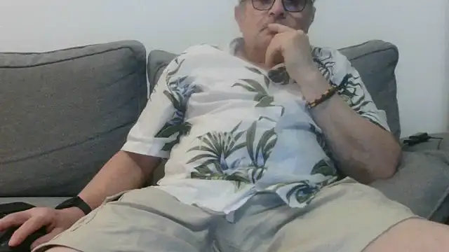 Snapshot of Bretoncool chatting on September 21, 7:59 pm Bretoncool online show from September 21, 7:59 pm