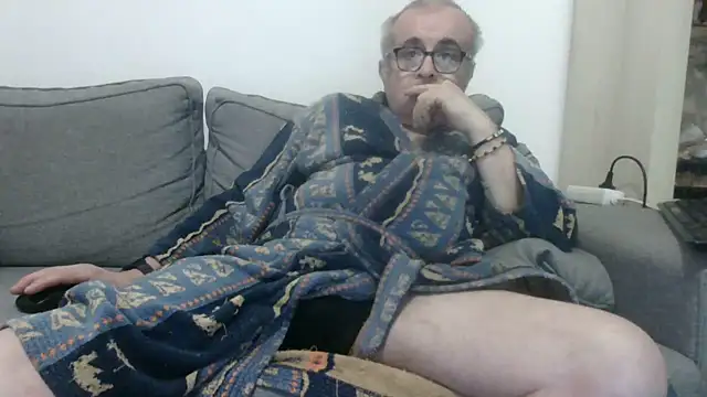 Snapshot of Bretoncool chatting on October 4, 6:17 pm Bretoncool online show from October 4, 6:17 pm