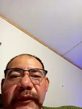 CluelessIcing2 online show from November 12, 6:25 am