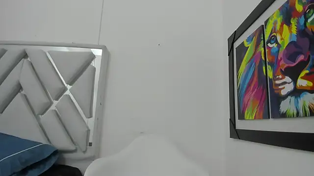 leslyylove online show from January 24, 3:11 am