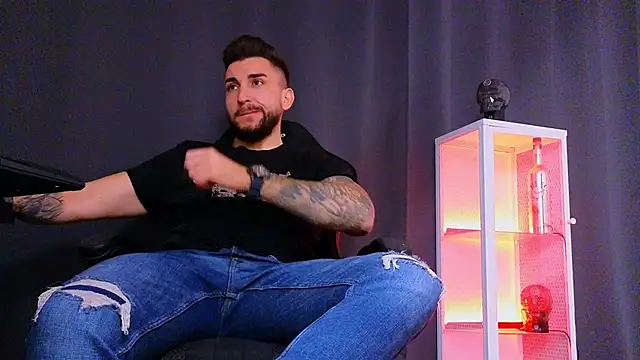 MightyAaron66 online show from February 14, 5:51 am