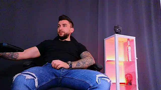 MightyAaron66 online show from March 9, 3:32 am