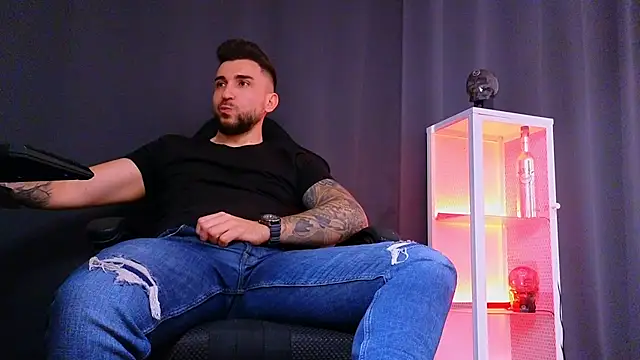 MightyAaron66 online show from March 12, 9:34 am