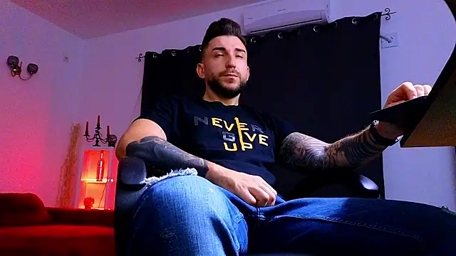 MightyAaron66 online show from September 14, 1:49 am