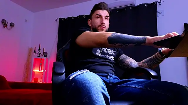 MightyAaron66 online show from September 25, 1:20 am