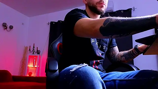 MightyAaron66 online show from October 2, 2:29 am