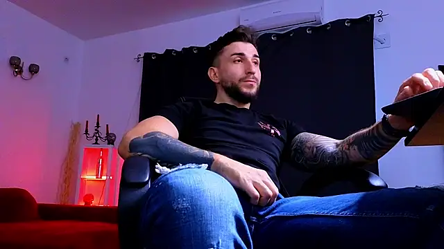 MightyAaron66 online show from October 2, 2:35 pm