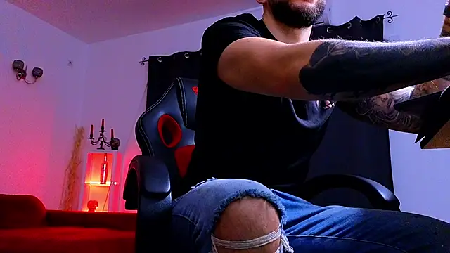 MightyAaron66 online show from November 5, 3:28 am