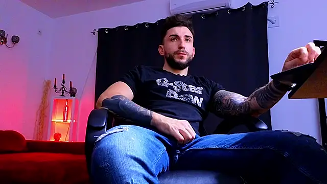 MightyAaron66 online show from November 26, 3:35 pm