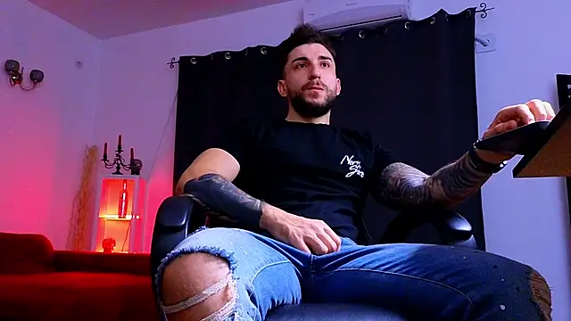 MightyAaron66 online show from November 27, 4:47 am