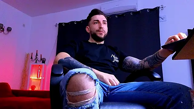 MightyAaron66 online show from February 10, 5:22 am