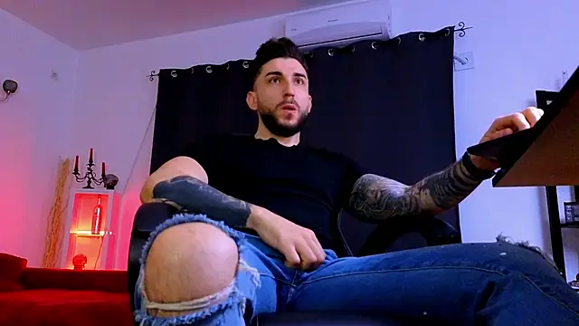 MightyAaron66 online show from April 21, 1:42 am