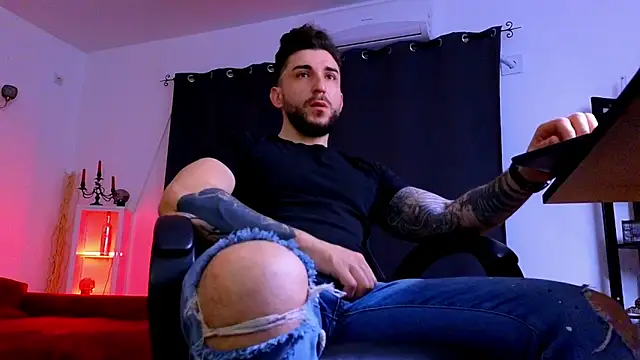 MightyAaron66 online show from April 22, 1:30 am