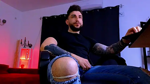 MightyAaron66 online show from April 24, 1:19 am