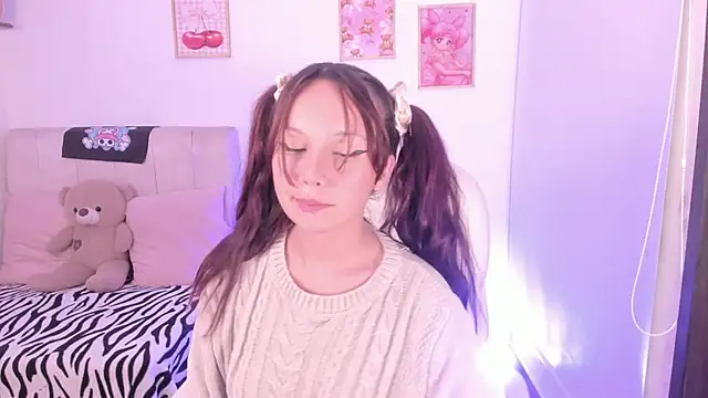 missdaphnee  online show from January 17, 7:41 am