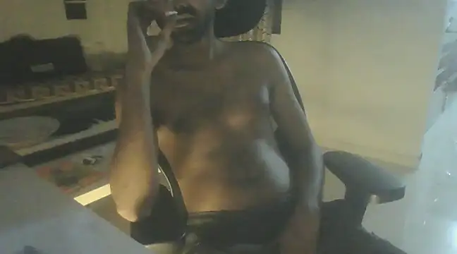 Snapshot of dominanthubby chatting on December 3, 1:43 pm dominanthubby online show from December 3, 1:43 pm