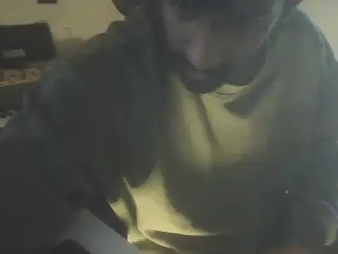 Snapshot of dominanthubby chatting on December 4, 4:16 pm dominanthubby online show from December 4, 4:16 pm