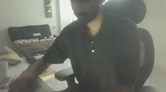 Snapshot of dominanthubby chatting on December 6, 5:31 am dominanthubby online show from December 6, 5:31 am