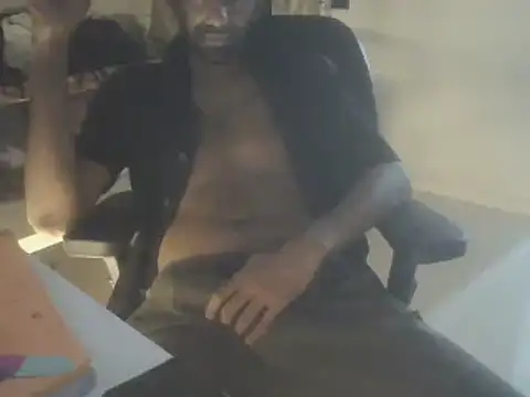 Snapshot of dominanthubby chatting on December 8, 3:56 pm dominanthubby online show from December 8, 3:56 pm