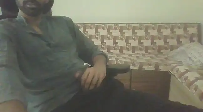 Snapshot of dominanthubby chatting on March 11, 9:34 am dominanthubby online show from March 11, 9:34 am