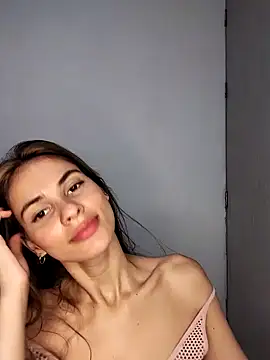 cuteluci  online show from January 5, 12:31 pm