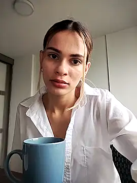 cuteluci  online show from February 25, 12:24 pm