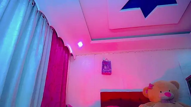 NahomiCamper online show from April 17, 11:08 pm