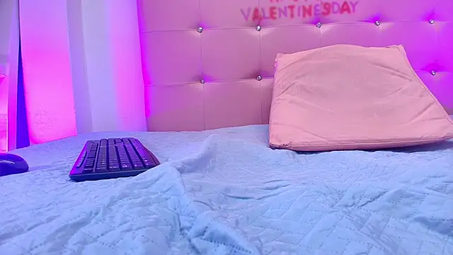 kata hazel online show from February 24, 7:09 pm