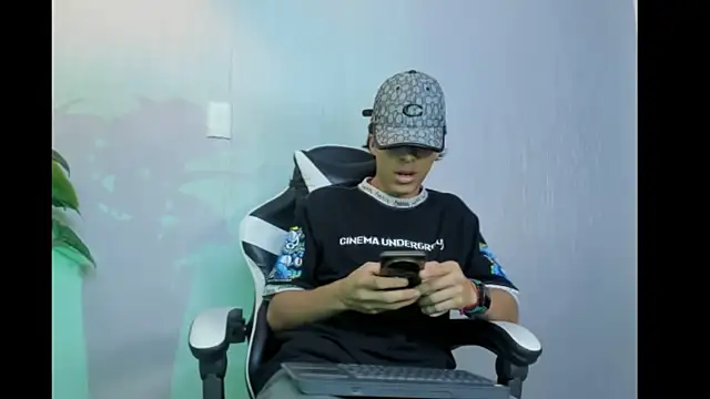 HeellBoy  online show from November 26, 2:56 am