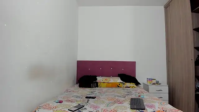 Snapshot of HeellBoy_ chatting on February 25, 5:00 pm HeellBoy online show from February 25, 5:00 pm