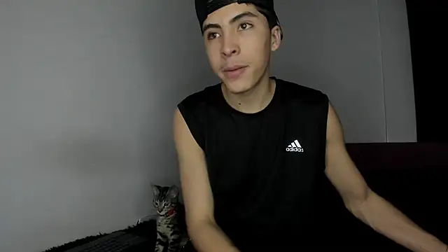 Snapshot of HeellBoy_ chatting on May 15, 1:01 am HeellBoy online show from May 15, 1:01 am