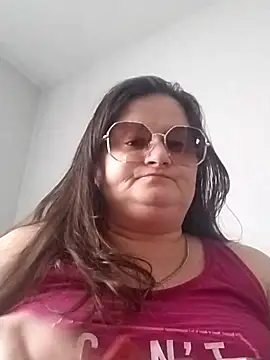 Snapshot of staceysmomfow chatting on February 1, 4:22 pm staceysmomfow online show from February 1, 4:22 pm