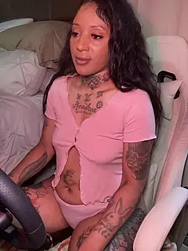 CrownedNyaries online show from December 19, 6:23 pm