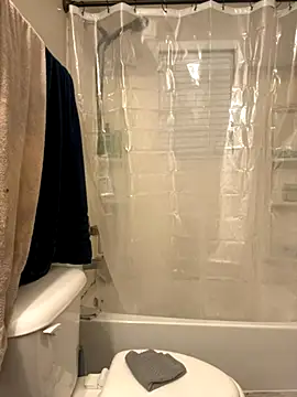 Snapshot of lovelyy_kitty chatting on November 18, 3:45 am lovelyy kitty online show from November 18, 3:45 am