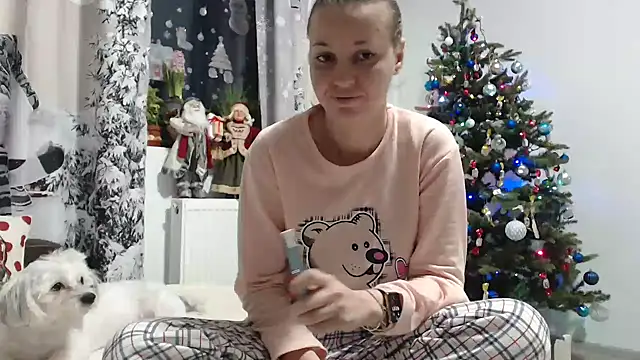 SweetMaddy888 online show from December 28, 5:23 am