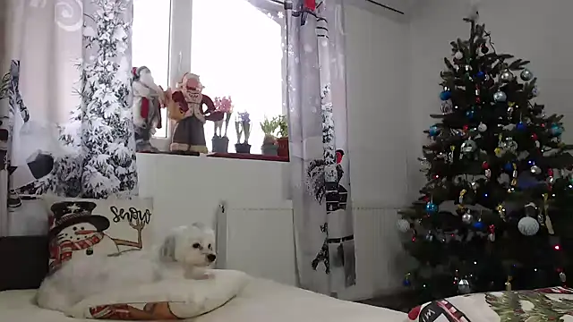 SweetMaddy888 online show from December 31, 7:10 am