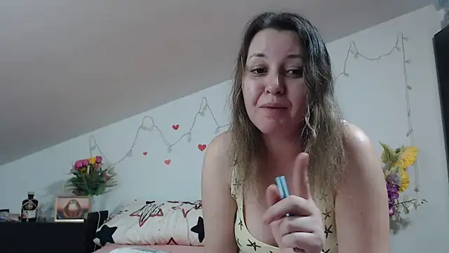 SweetMaddy888 online show from February 11, 6:13 pm