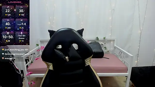 Abigail Wilson  online show from December 10, 5:50 am