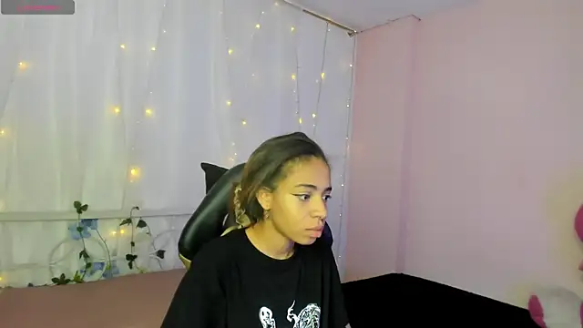 Abigail Wilson  online show from February 3, 8:46 pm