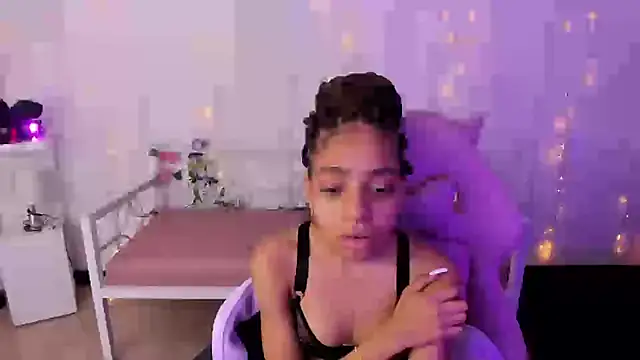 Abigail Wilson  online show from February 17, 8:04 pm