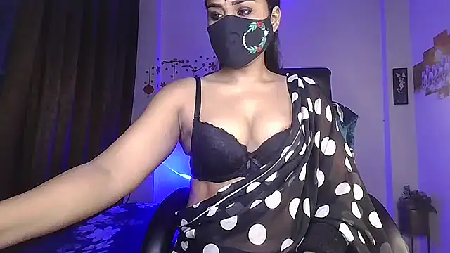 Black-Pearll online show from May 12, 2:03 pm