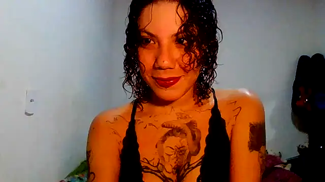 Submersidollx online show from May 6, 12:21 pm